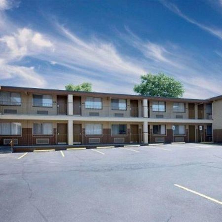 Days Inn Spokane Extérieur photo