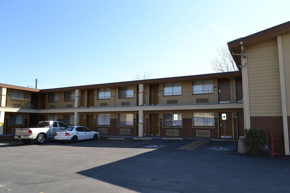 Days Inn Spokane Extérieur photo