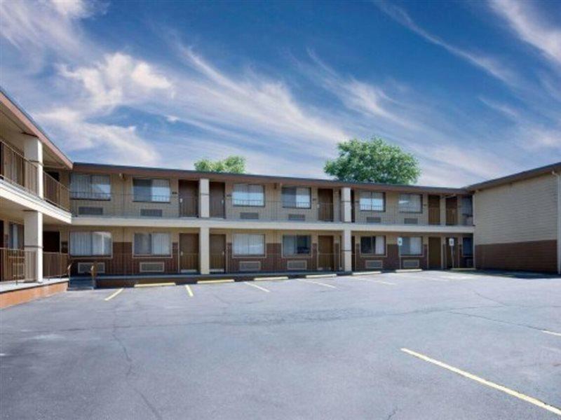 Days Inn Spokane Extérieur photo