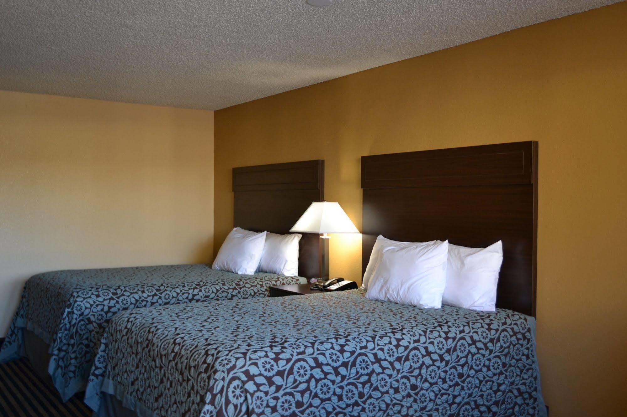 Days Inn Spokane Extérieur photo