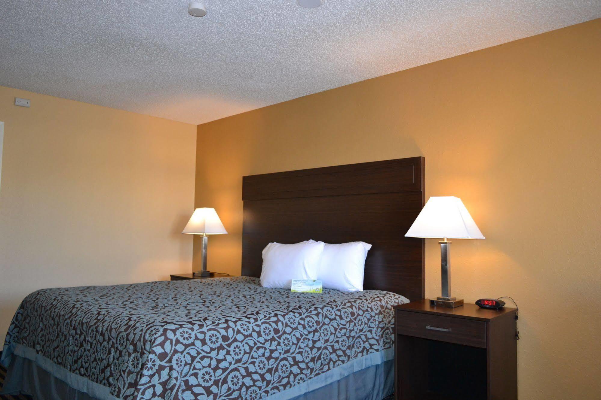 Days Inn Spokane Extérieur photo