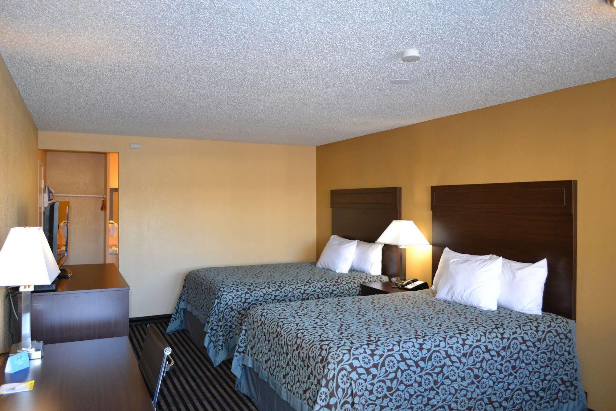 Days Inn Spokane Extérieur photo